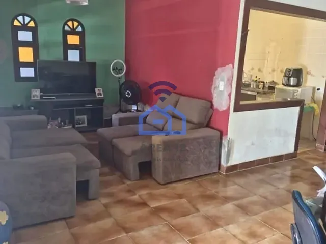 Casa com 390m² 4 quartos e 2 banheiros, à venda, no bairro Martim de Sá em Caraguatatuba