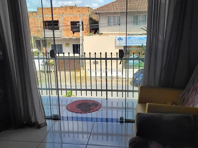 Casa com 200m² 10 quartos e 6 banheiros, à venda, no bairro Jardim Iririú em Joinville