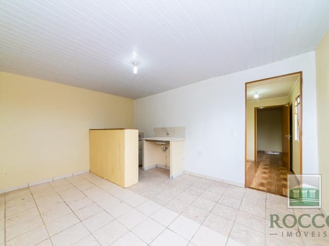 Casa 1 quarto e 1 banheiro, para alugar, no bairro Uberaba em Curitiba