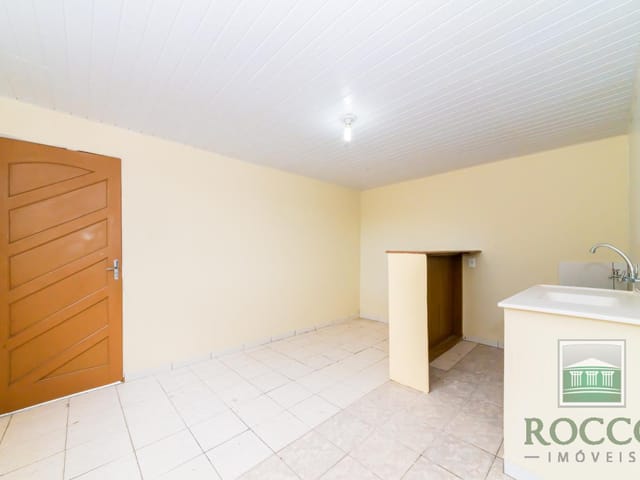 Casa 1 quarto e 1 banheiro, para alugar, no bairro Uberaba em Curitiba