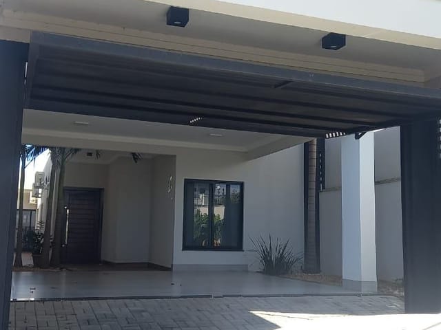 Casa com 300m² 3 quartos e 2 banheiros, à venda, no bairro Jardim das Itaúbas em Sinop