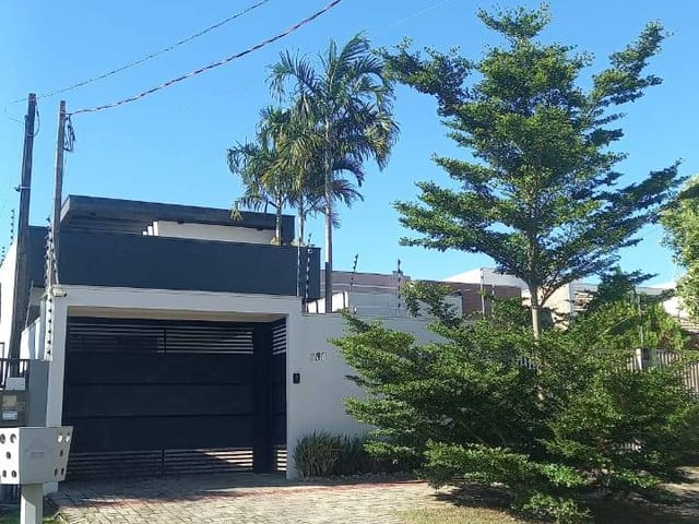 Casa com 300m² 3 quartos e 2 banheiros, à venda, no bairro Jardim das Itaúbas em Sinop