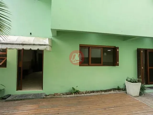 Casa com 280m² 4 quartos e 3 banheiros, para alugar, no bairro Jardim Itu em Porto Alegre
