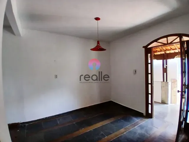 Casa com 238m² 4 quartos e 3 banheiros, à venda, no bairro Alípio de Melo em Belo Horizonte