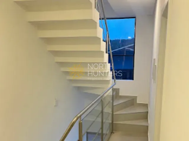Casa com 139m² 3 quartos e 3 banheiros, à venda, no bairro Bom Retiro em Joinville