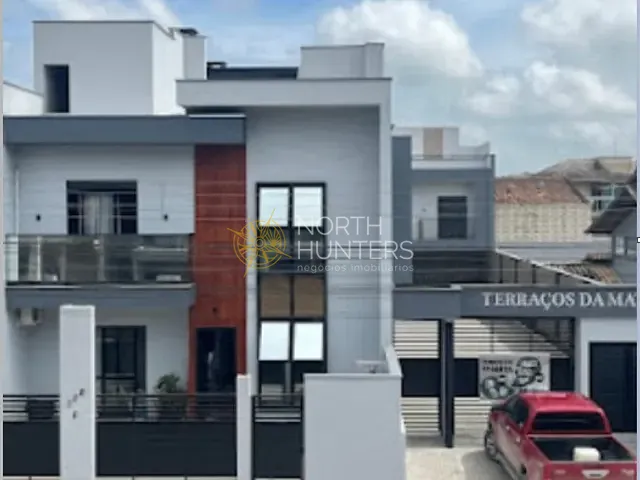 Casa com 139m² 3 quartos e 3 banheiros, à venda, no bairro Bom Retiro em Joinville