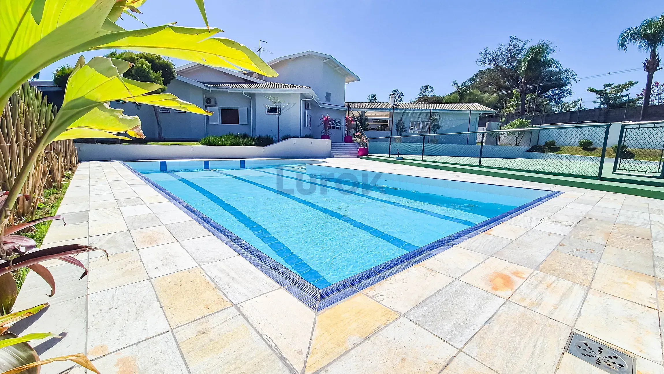 Casa, 3 quartos, 410 m² - Foto 1