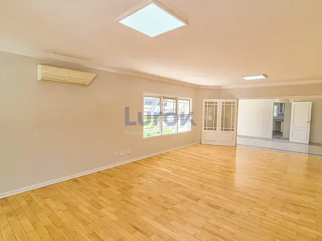 Casa com 2267m² 3 quartos e 5 banheiros, à venda ou para alugar, no bairro Village Visconde de Itamaracá em Valinhos
