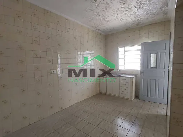 Casa com 50m² 1 quarto e 1 banheiro, para alugar, no bairro Taboão em Diadema