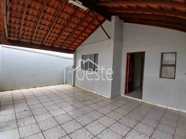 Casa com 250m² 2 quartos e 2 banheiros, à venda, no bairro Jardim Conceição em Santa Bárbara D'Oeste