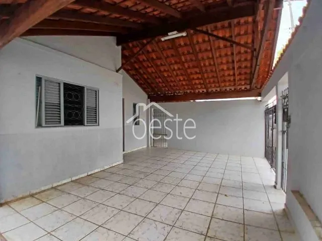 Casa com 250m² 2 quartos e 2 banheiros, à venda, no bairro Jardim Conceição em Santa Bárbara D'Oeste