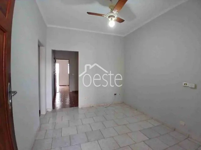 Casa com 250m² 2 quartos e 2 banheiros, à venda, no bairro Jardim Conceição em Santa Bárbara D'Oeste