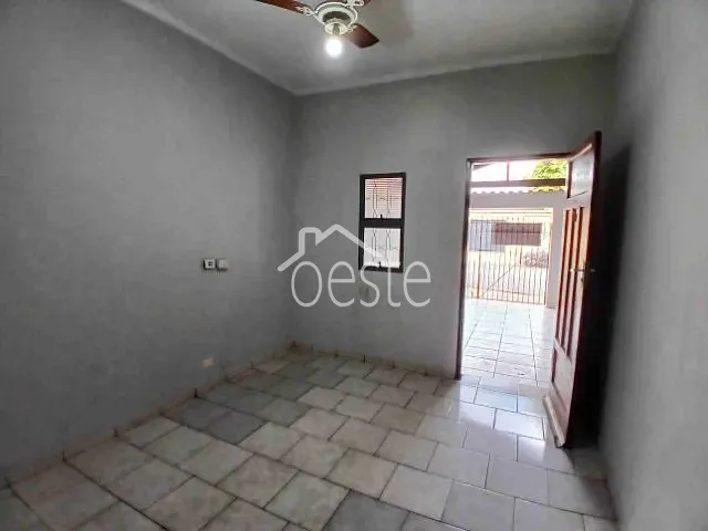 Casa com 250m² 2 quartos e 2 banheiros, à venda, no bairro Jardim Conceição em Santa Bárbara D'Oeste