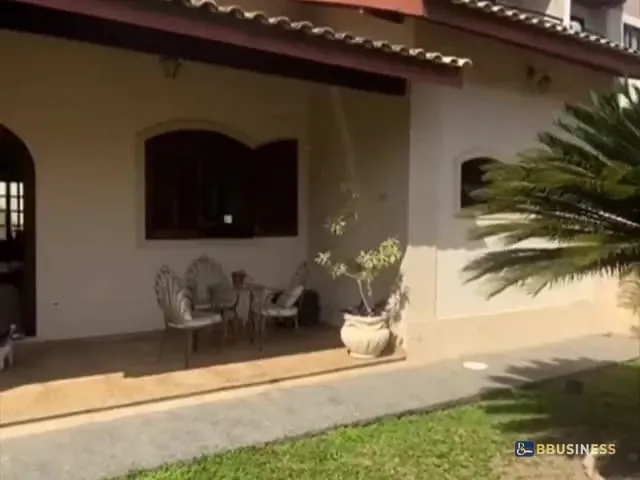 Casa com 470m² 3 quartos e 2 banheiros, à venda, no bairro Alphaville 1 em Campos dos Goytacazes