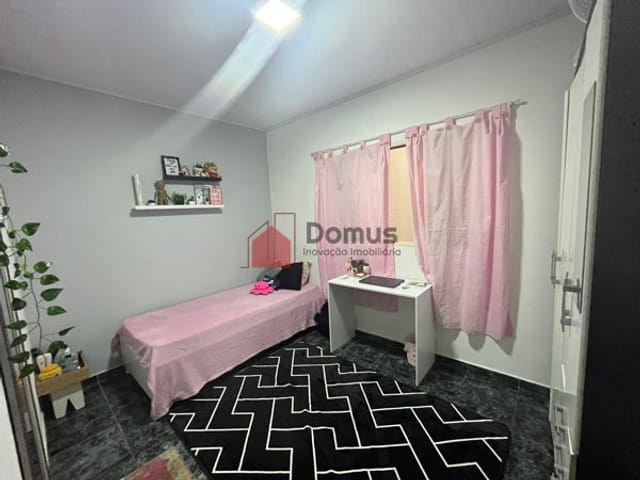 Casa à venda, no bairro Conjunto Residencial Araretama em Pindamonhangaba