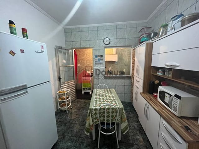 Casa à venda, no bairro Conjunto Residencial Araretama em Pindamonhangaba