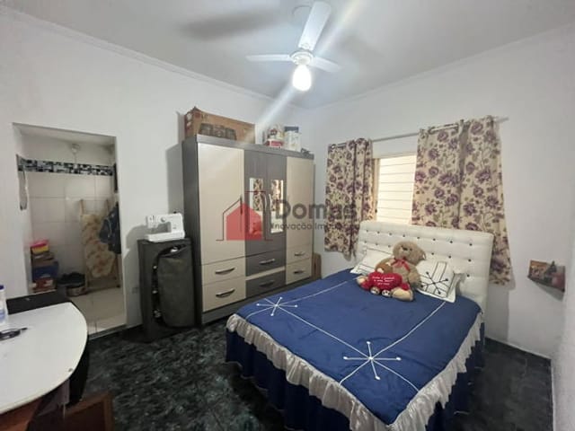 Casa à venda, no bairro Conjunto Residencial Araretama em Pindamonhangaba