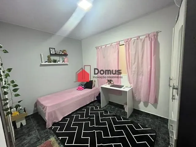 Casa à venda, no bairro Conjunto Residencial Araretama em Pindamonhangaba