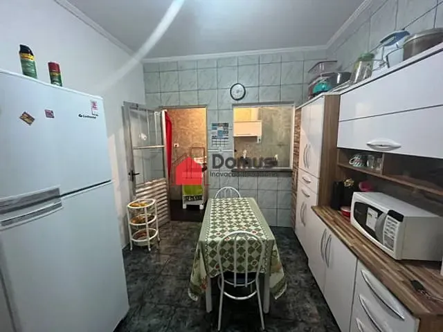 Casa à venda, no bairro Conjunto Residencial Araretama em Pindamonhangaba