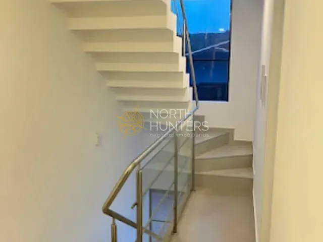 Casa com 172m² 3 quartos e 3 banheiros, à venda, no bairro Bom Retiro em Joinville