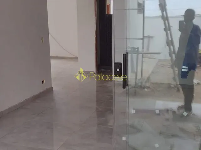 Casa com 268m², à venda, no bairro Aterrado em Tremembé