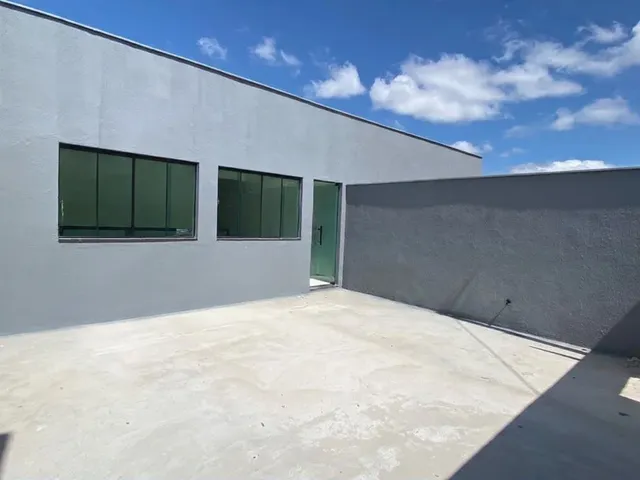 Casa 3 quartos e 4 banheiros, à venda, no bairro Parque Xangri-Lá em Contagem