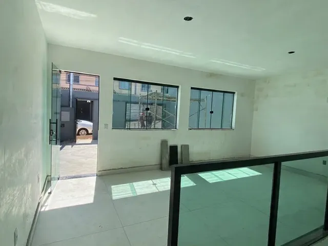 Casa 3 quartos e 4 banheiros, à venda, no bairro Parque Xangri-Lá em Contagem