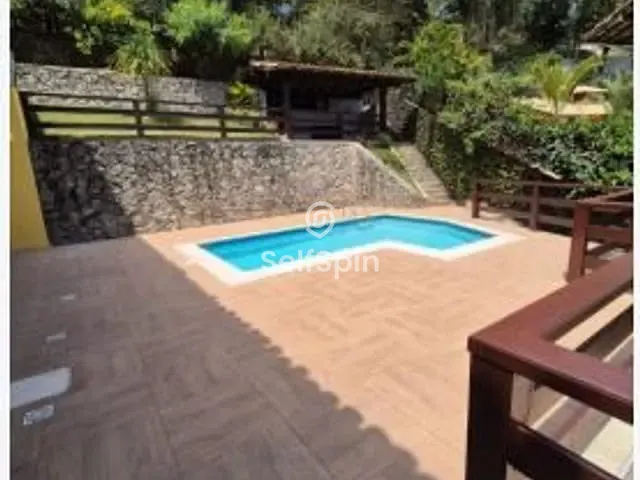 Casa 3 quartos e 5 banheiros, para alugar, no bairro Mata Paca em Niterói