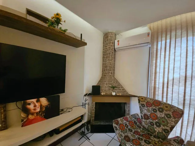 Casa com 210m² 3 quartos e 1 banheiro, à venda, no bairro Três Vendas em Pelotas