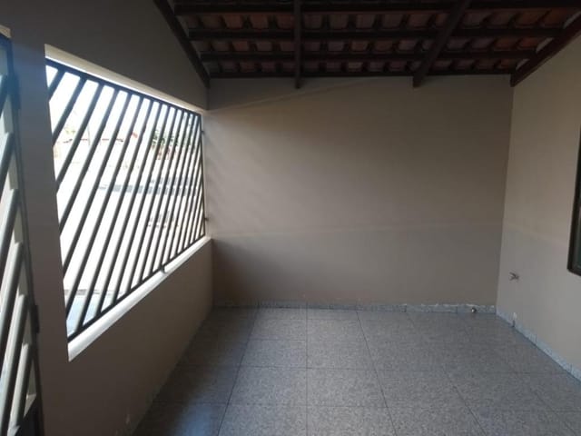 Foto do Casa - Casa com 3 dormitórios para alugar, 170 m² por R$ 1.518,00/mês - Promissão - Quirinópolis/GO | VALORIZA IMÓVEIS