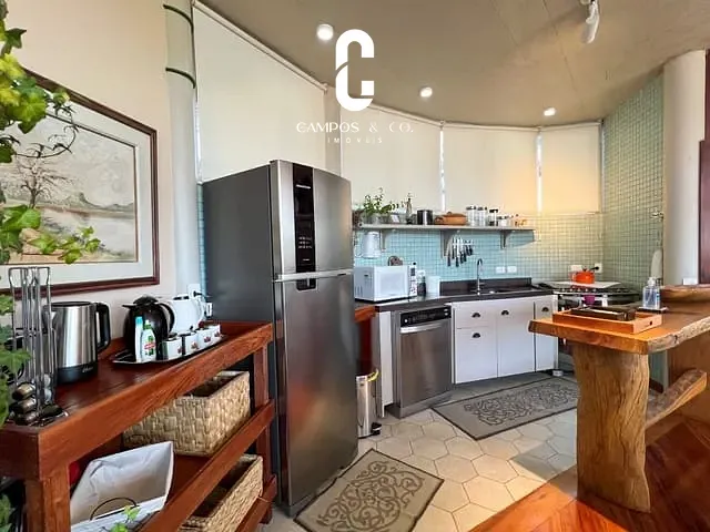 Casa com 2430m² 3 quartos e 3 banheiros, à venda, no bairro Vila Capivari em Campos Do Jordão