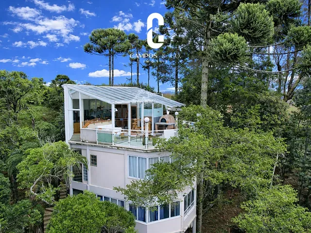 Casa com 2430m² 3 quartos e 3 banheiros, à venda, no bairro Vila Capivari em Campos Do Jordão