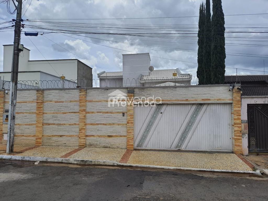 Casa, 3 quartos, 185 m² - Foto 1