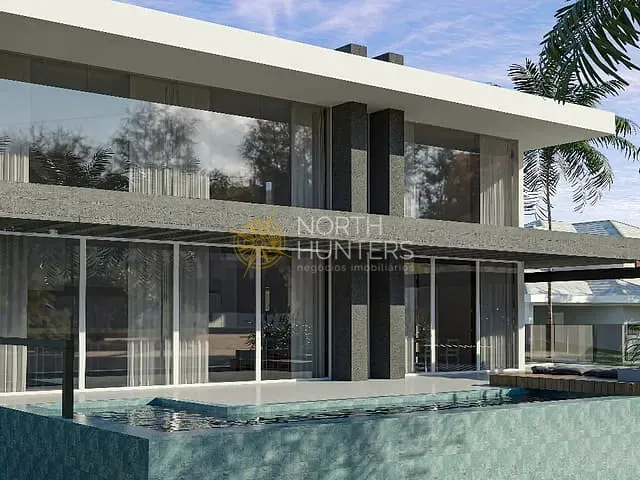 Casa com 600m² 3 quartos e 4 banheiros, à venda, no bairro Cachoeira do Bom Jesus em Florianópolis