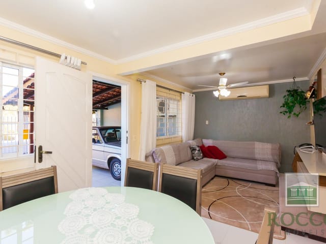 Casa com 84m² 3 quartos e 2 banheiros, à venda, no bairro XAXIM em Curitiba