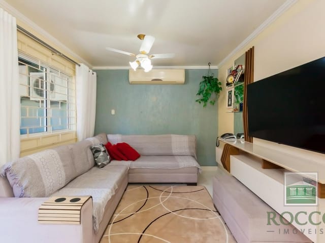 Casa com 84m² 3 quartos e 2 banheiros, à venda, no bairro XAXIM em Curitiba