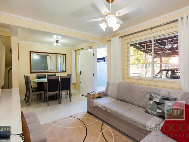 Casa com 84m² 3 quartos e 2 banheiros, à venda, no bairro XAXIM em Curitiba