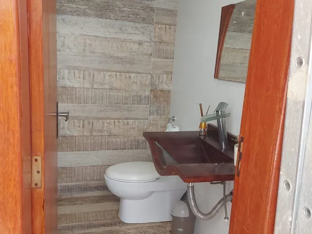 Casa 3 quartos e 2 banheiros, à venda, no bairro Cabral em Contagem