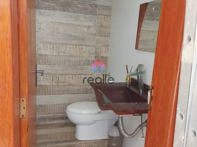Casa 3 quartos e 2 banheiros, à venda, no bairro Cabral em Contagem