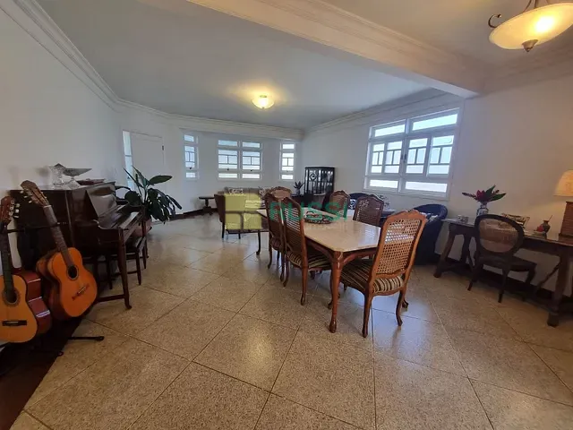 Casa com 400m² 4 quartos e 3 banheiros, à venda, no bairro Urbanova em São José dos Campos
