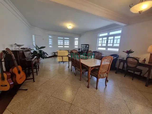 Casa com 400m² 4 quartos e 3 banheiros, à venda, no bairro Urbanova em São José dos Campos