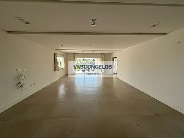 Casa com 820m² 5 quartos e 4 banheiros, à venda, no bairro Urbanova em São José dos Campos