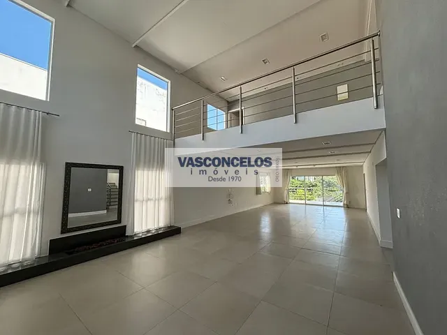 Casa com 820m² 5 quartos e 4 banheiros, à venda, no bairro Urbanova em São José dos Campos