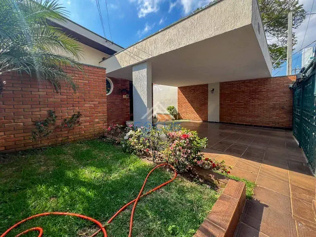 Casa com 270m², à venda ou para alugar, no bairro Parque do Colégio em Jundiaí