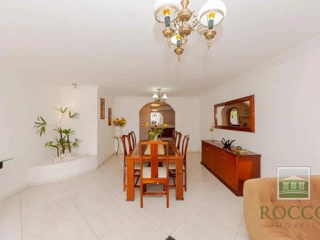 Casa 4 quartos e 5 banheiros, à venda, no bairro Bacacheri em Curitiba