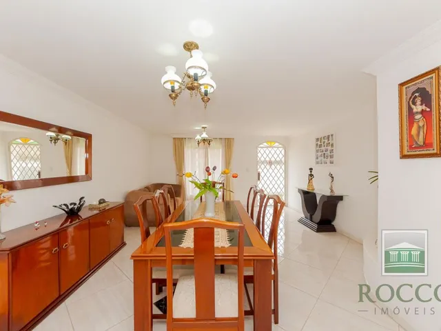Casa 4 quartos e 5 banheiros, à venda, no bairro Bacacheri em Curitiba
