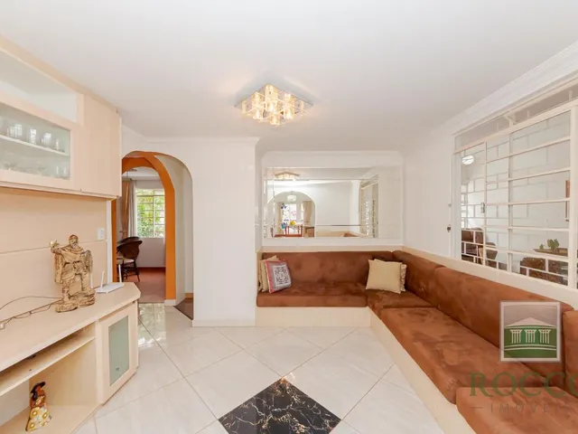 Casa 4 quartos e 5 banheiros, à venda, no bairro Bacacheri em Curitiba