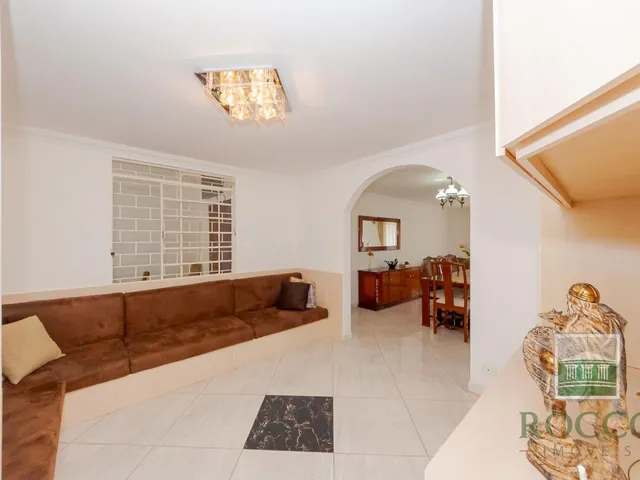 Casa 4 quartos e 5 banheiros, à venda, no bairro Bacacheri em Curitiba