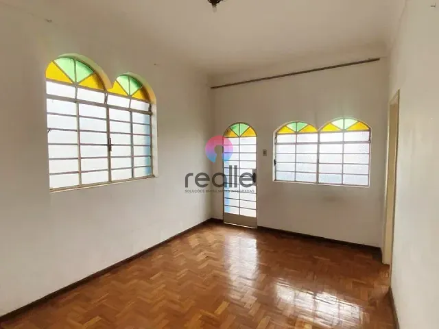 Casa 6 quartos e 3 banheiros, à venda, no bairro Paraíso em Belo Horizonte