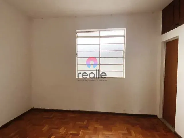 Casa 6 quartos e 3 banheiros, à venda, no bairro Paraíso em Belo Horizonte